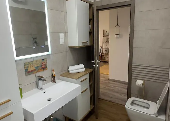 Apartament Csaladbarat Lakas Sziveben *